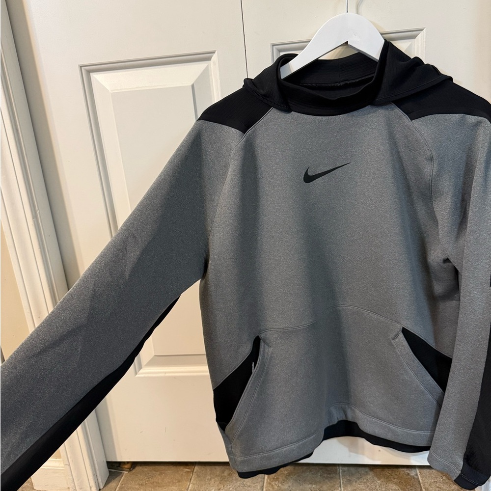 Nike pro pullover training hoody